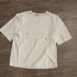 Uniqlo White Short Sleeve Tee